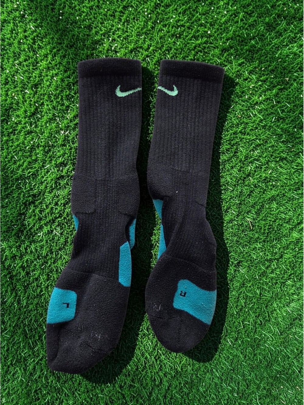 Nike Elite Dri-FIT Basketball Crew Socks Size L Black Aqua Cushioned